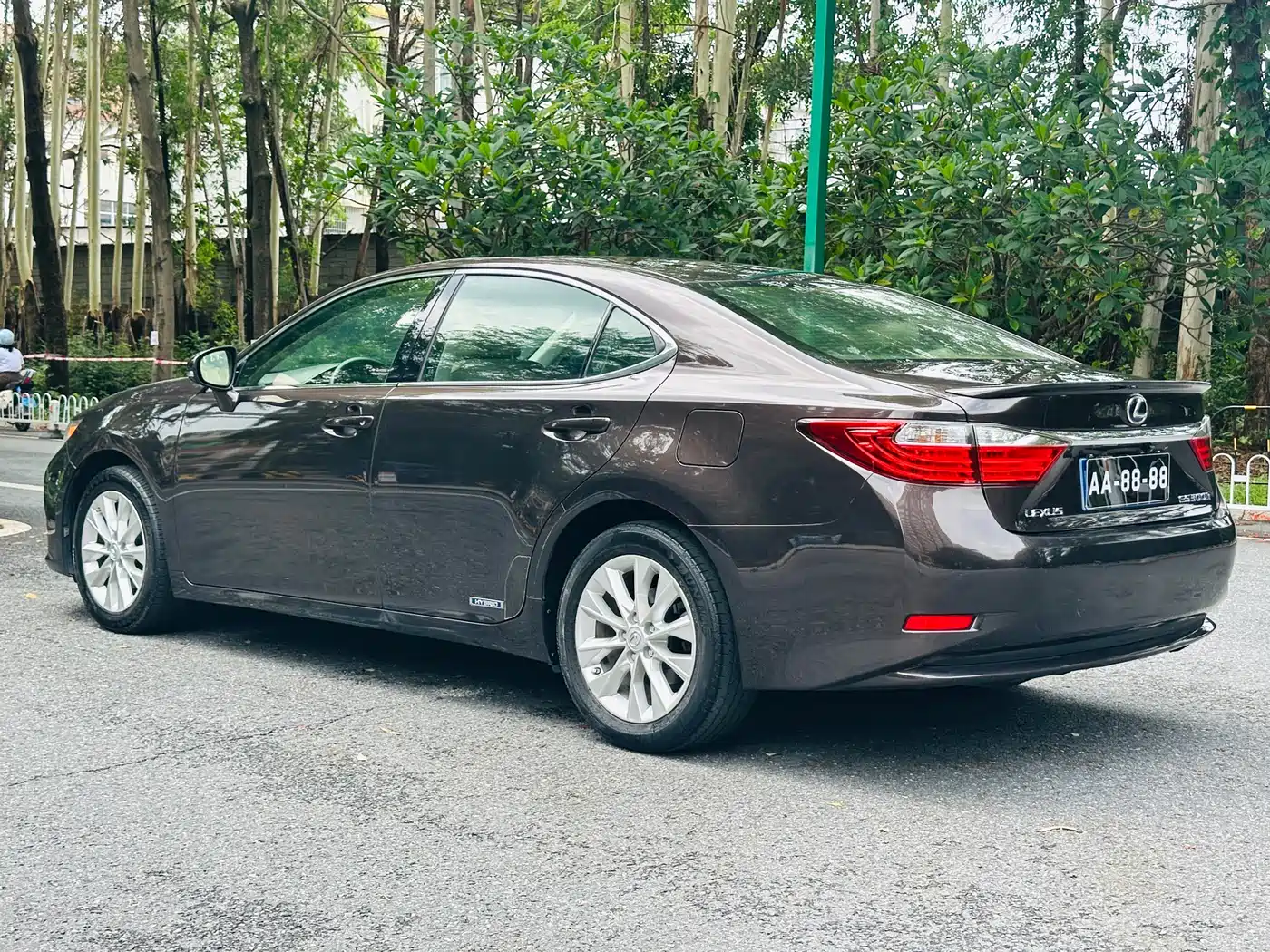 Lexus ES 2014 300h Elite Edition фото 9