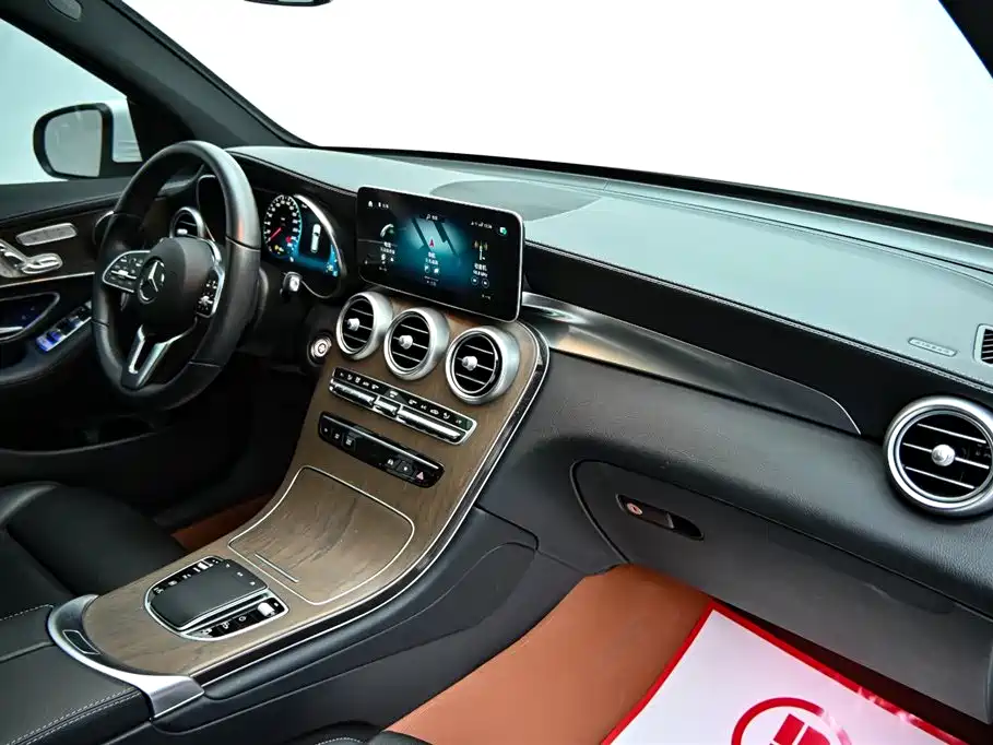 Mercedes-Benz GLC 2022 Facelift GLC 300 L 4MATIC Dynamic Collector's Edition фото 15