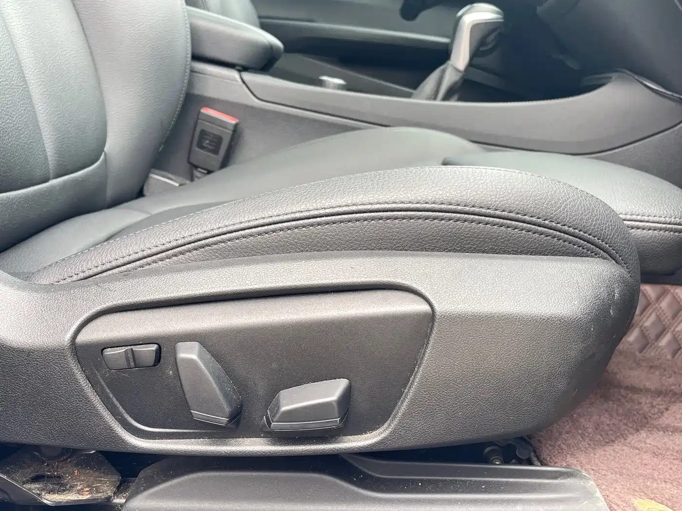 BMW 1 Series 2018 118i Sport Edition фото 17