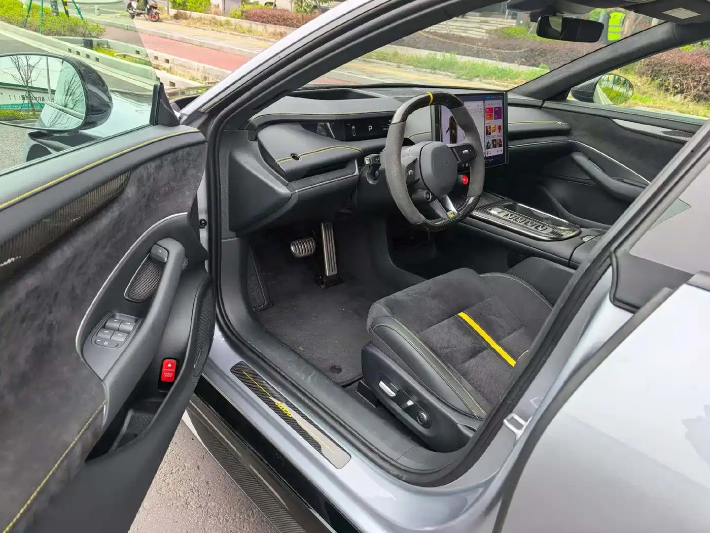 XIAOMI CAR XIAOMI SU7 ULTRA