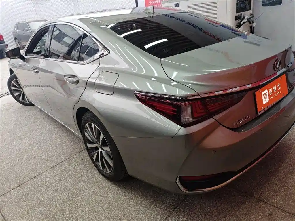 Lexus ES 2020 200 Excellence фото 12