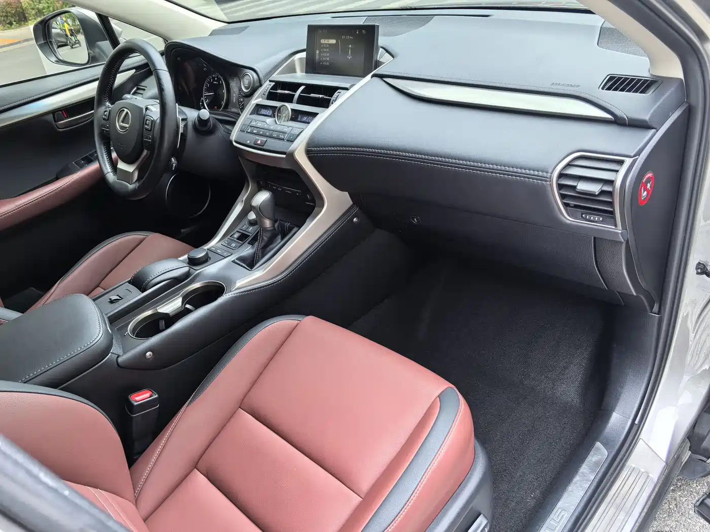 Lexus NX 2015 200t AWD F Sport фото 9