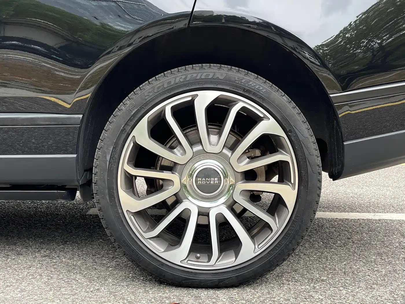 Land Rover Range Rover 2020 3.0 L6 Shengshi Edition фото 17