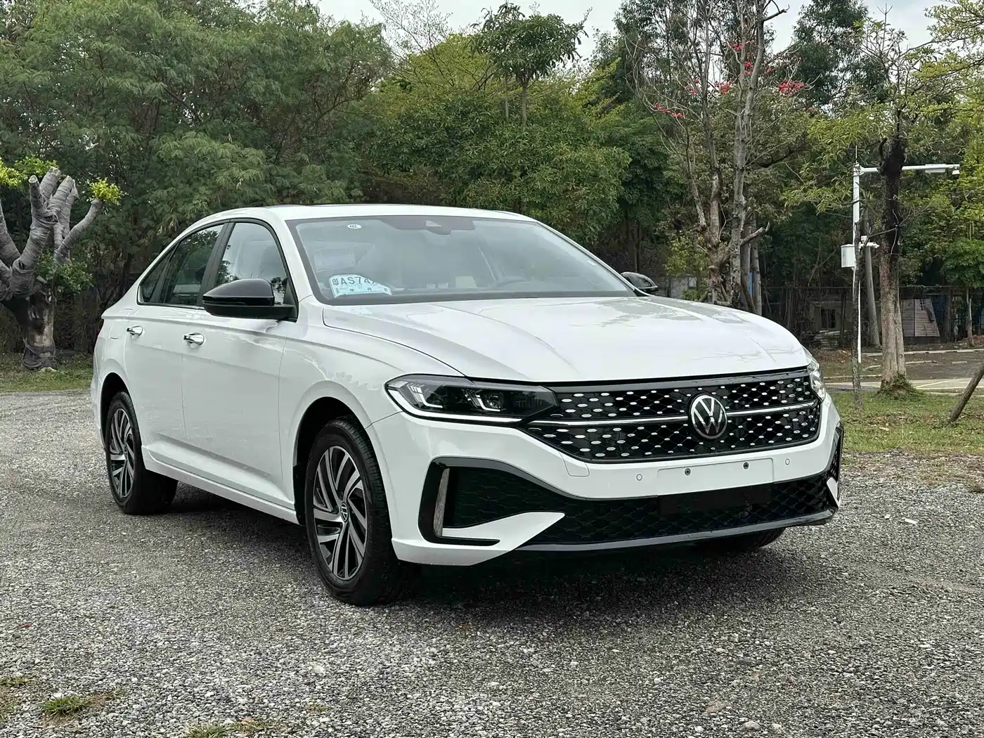 Volkswagen Lavida 2024 Model 300TSI DSG Starlight Leading Edition фото 3