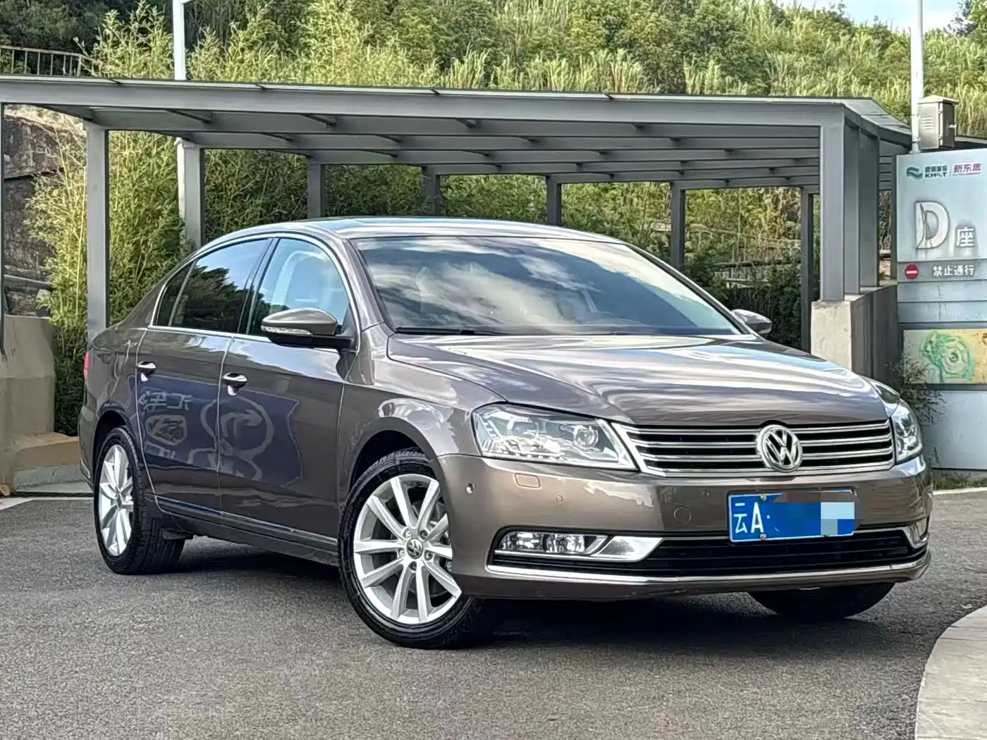 Volkswagen Magotan 2013 1.8TSI Premium фото 3