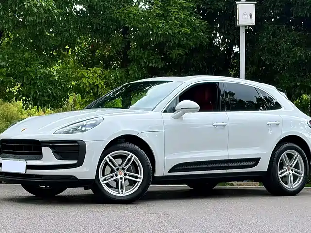 Porsche Macan 2025