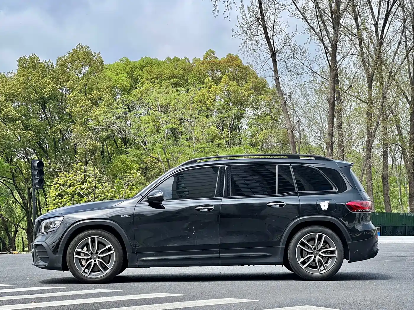 MERCEDES-BENZ GLB AMG