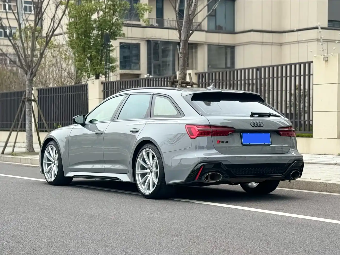 AUDI RS 6