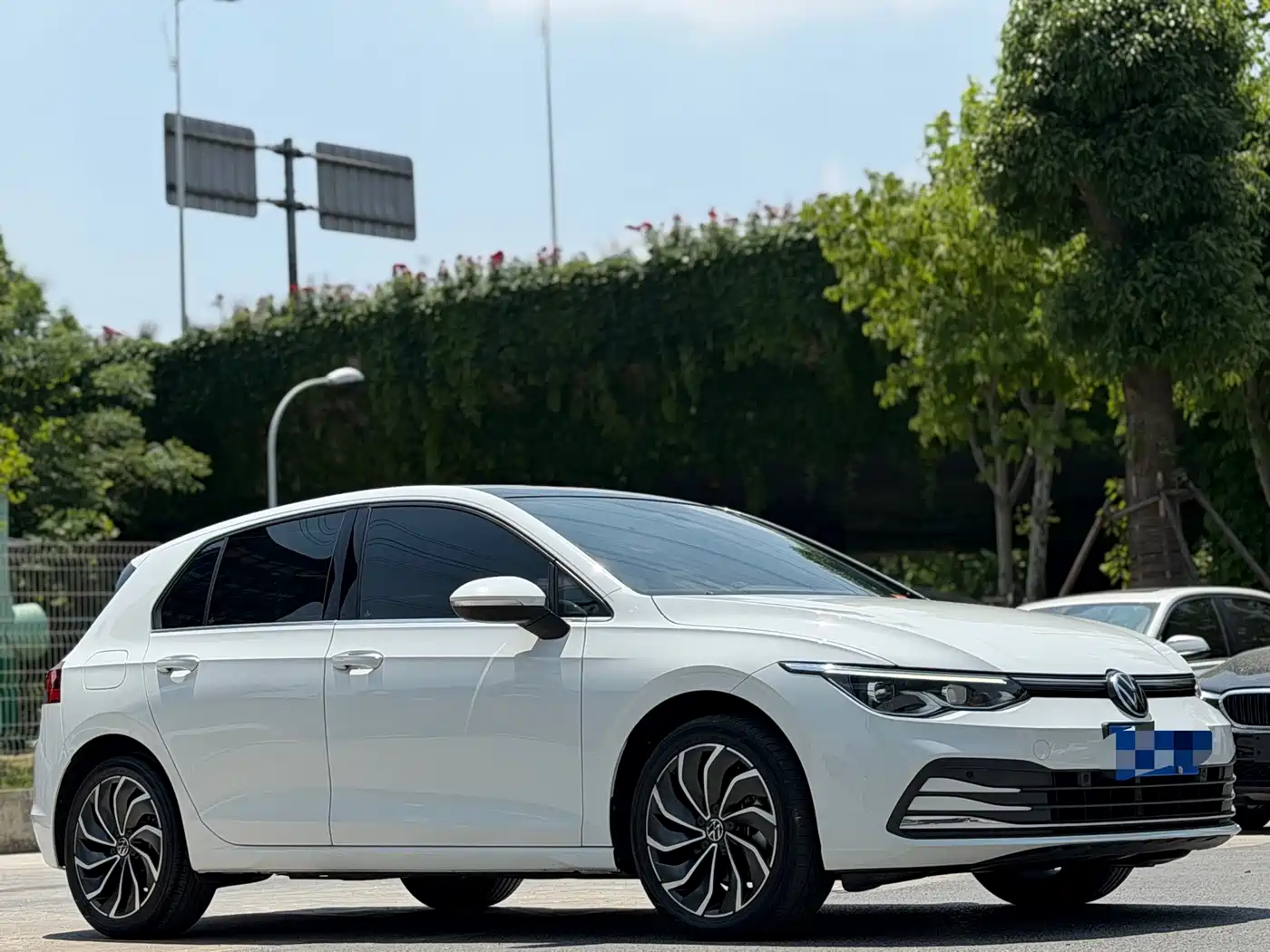Volkswagen Golf 2023 Facelift 280TSI DSG Pro фото 3