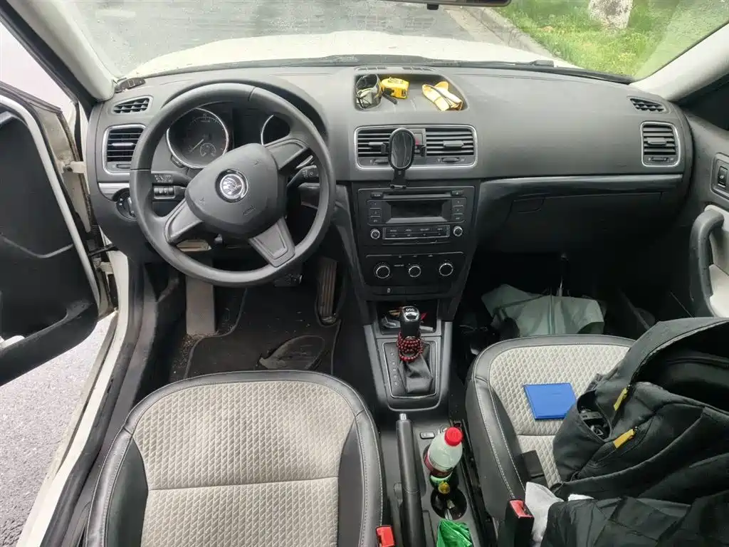 Škoda Yeti 2017 TSI280 DSG Brothers Edition фото 13