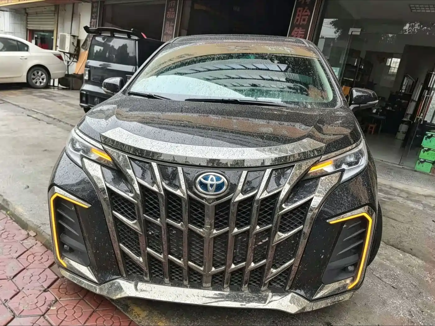 Toyota Sienna 2021 2.5L Hybrid Comfort Edition фото 2