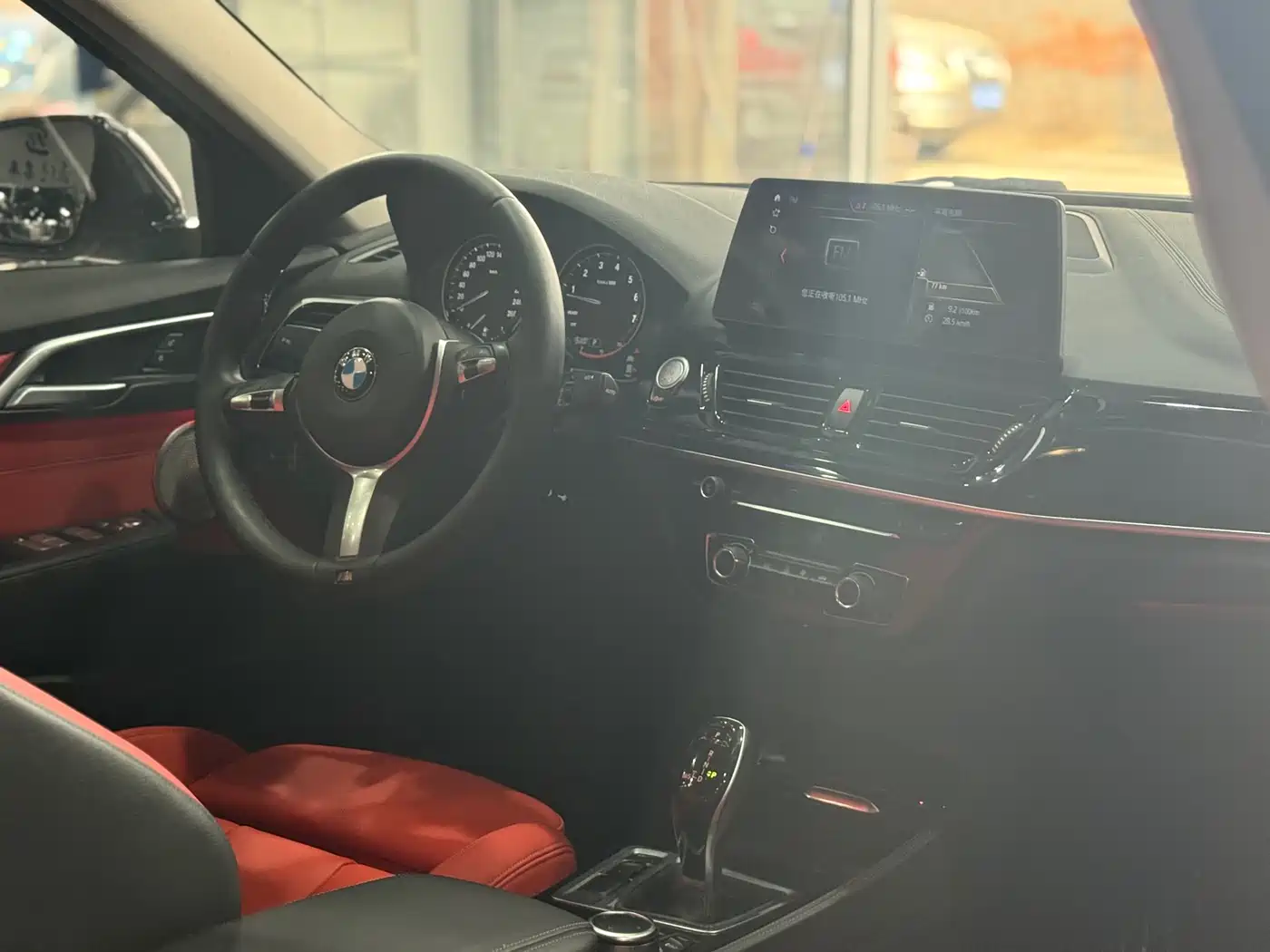 BMW 1 Series 2023 125i M Sport Shadow Edition фото 11