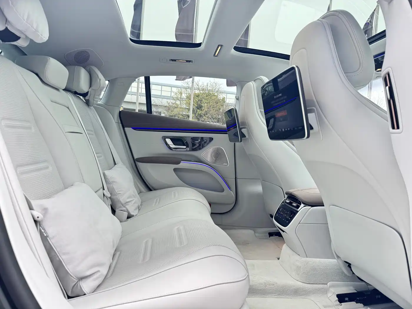 MERCEDES-BENZ EQS AMG