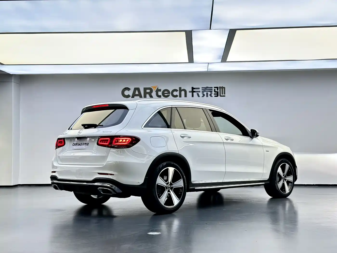 Mercedes-Benz GLC 2022 Facelift GLC 300 L 4MATIC Dynamic Collector's Edition фото 4