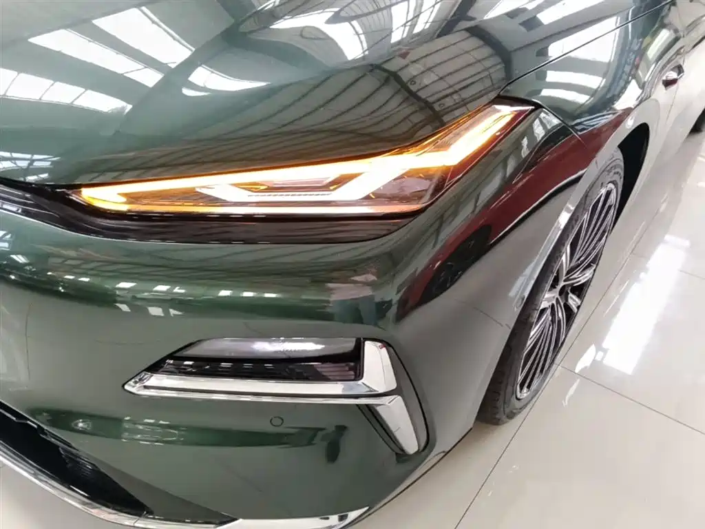 Geely Galaxy Galaxy Xingyao 8 2025 130km EM-P Starship Edition фото 24