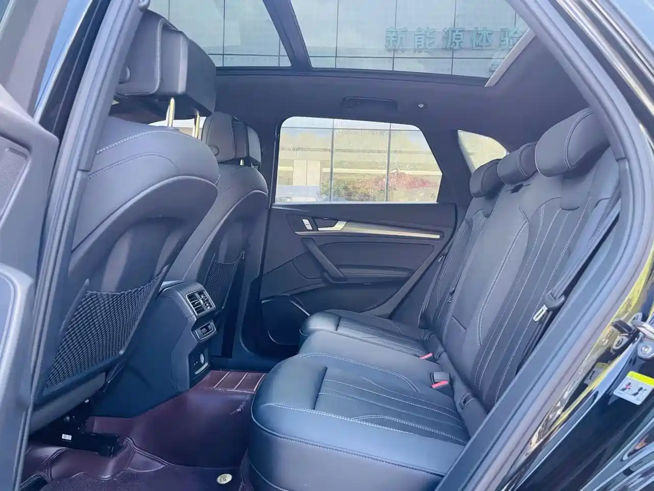 Audi Q5L 2024 Model 40 TFSI Luxury Dynamic фото 5