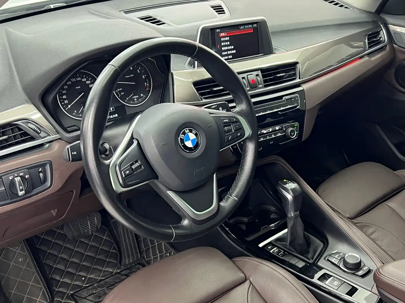 BMW X1 2018 sDrive18Li Premium Model фото 14