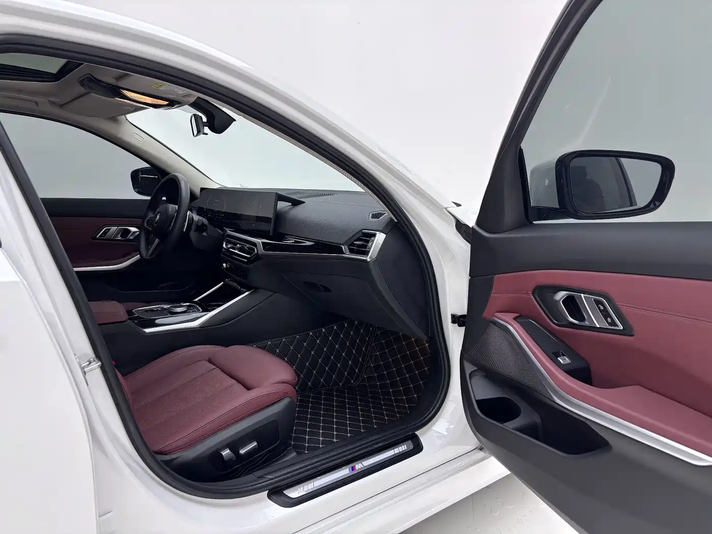 BMW 3 Series 2023 320Li M Sport Package фото 21