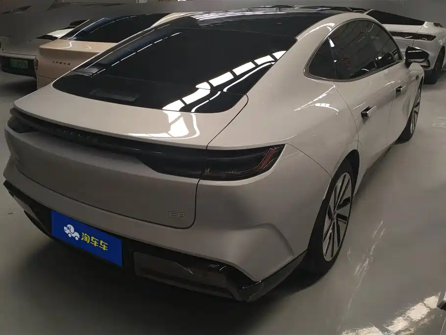 Geely Galaxy Galaxy E8 2024 665km RWD Starship Voyager Edition фото 3