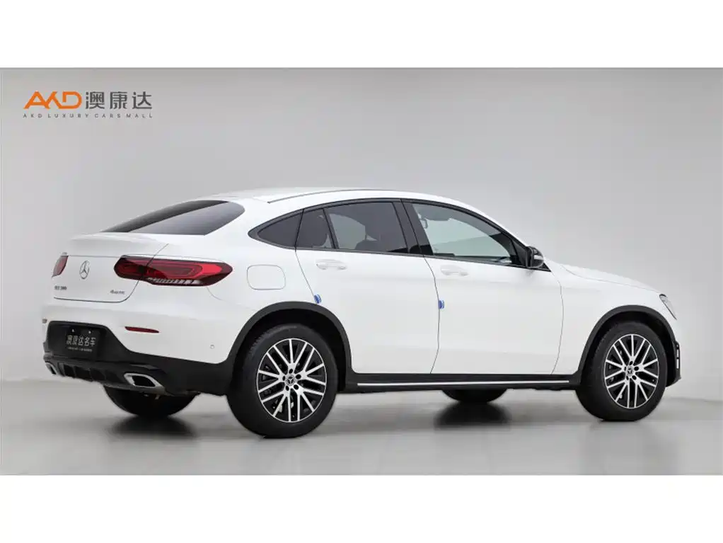 Mercedes-Benz GLC Coupe 2020 GLC 300 4MATIC Coupe SUV фото 3