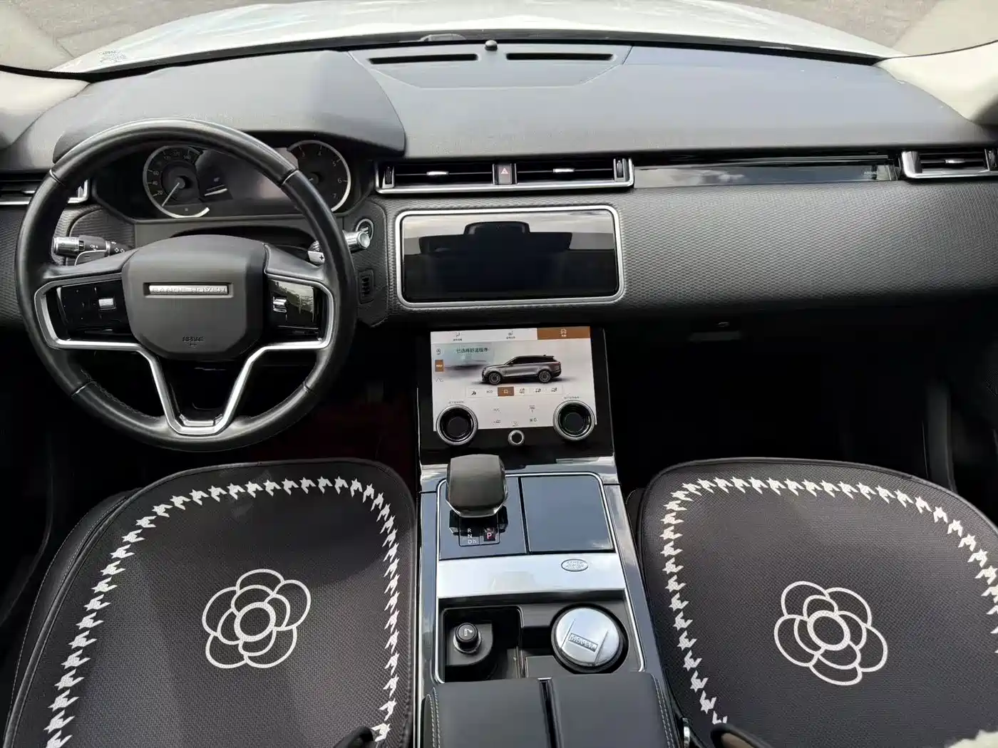 Фото 8 - Land Rover Range Rover Velar