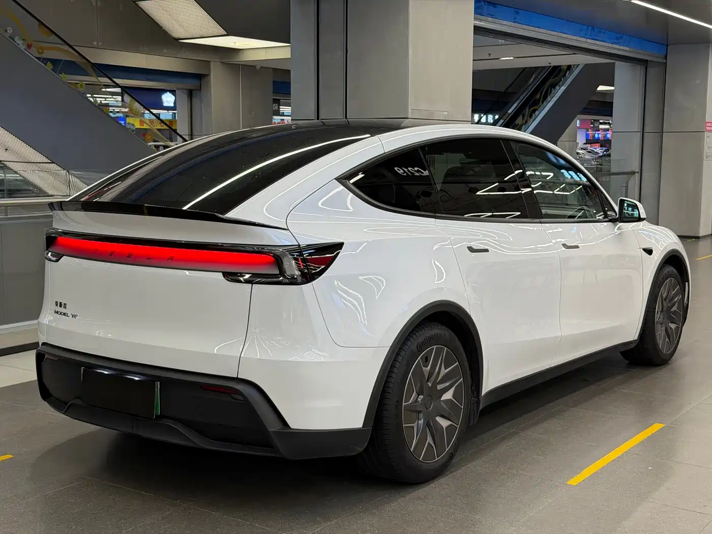 Tesla Model Y L 2026 2025 Facelift Long Range AWD