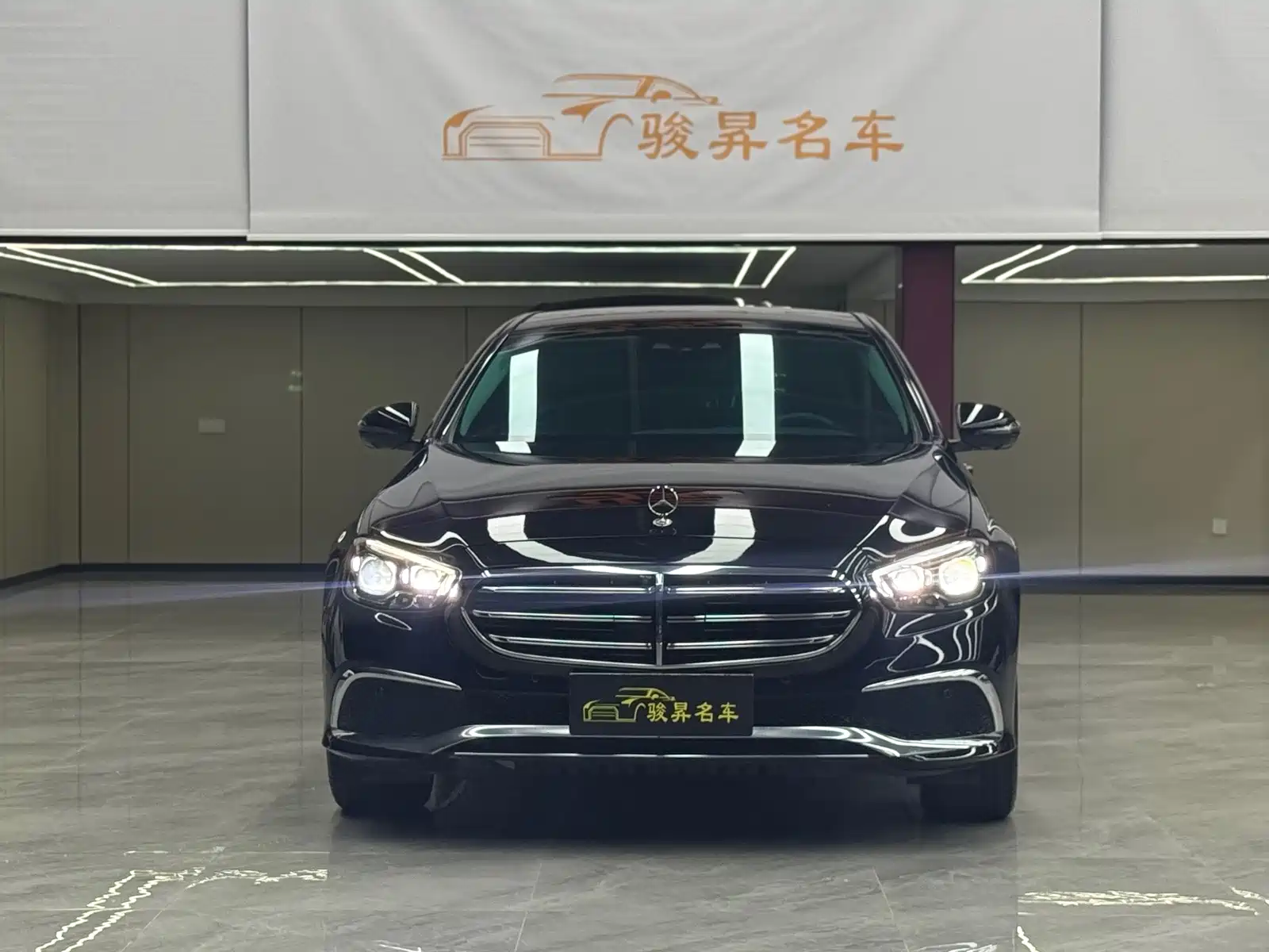 Фото 2 - Mercedes-Benz E-Class