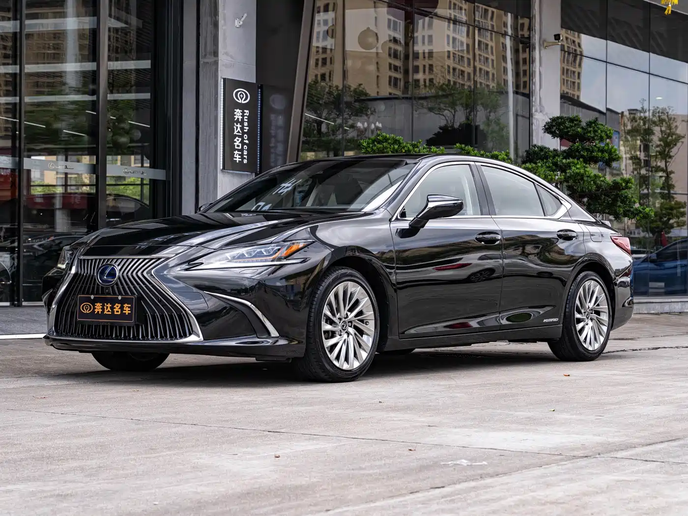 Lexus ES 2020 Model 300h Executive Edition