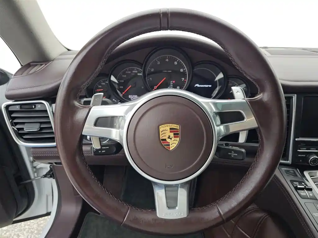 Porsche Panamera 2016 Panamera Edition 3.0T фото 7