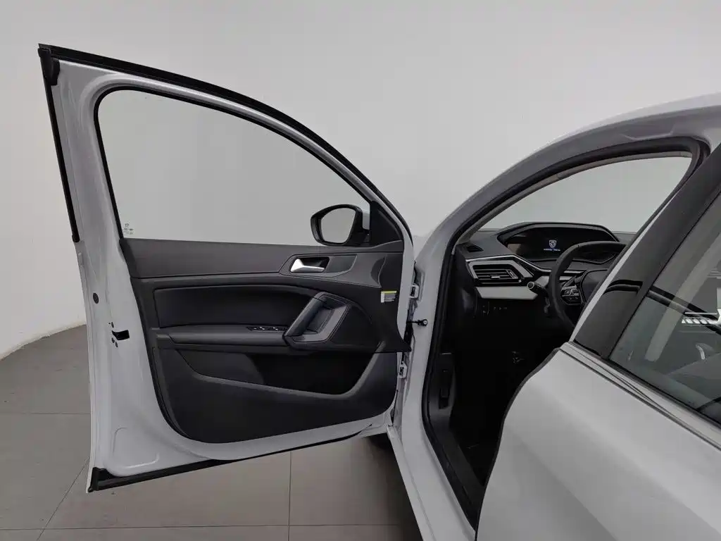 Photo 8 - Peugeot 408