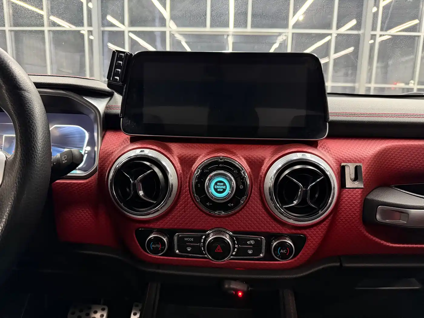 BAIC ORV Beijing Offroad BJ40 2019 PLUS 2.3T Automatic 4WD Luxury Edition China VI фото 8