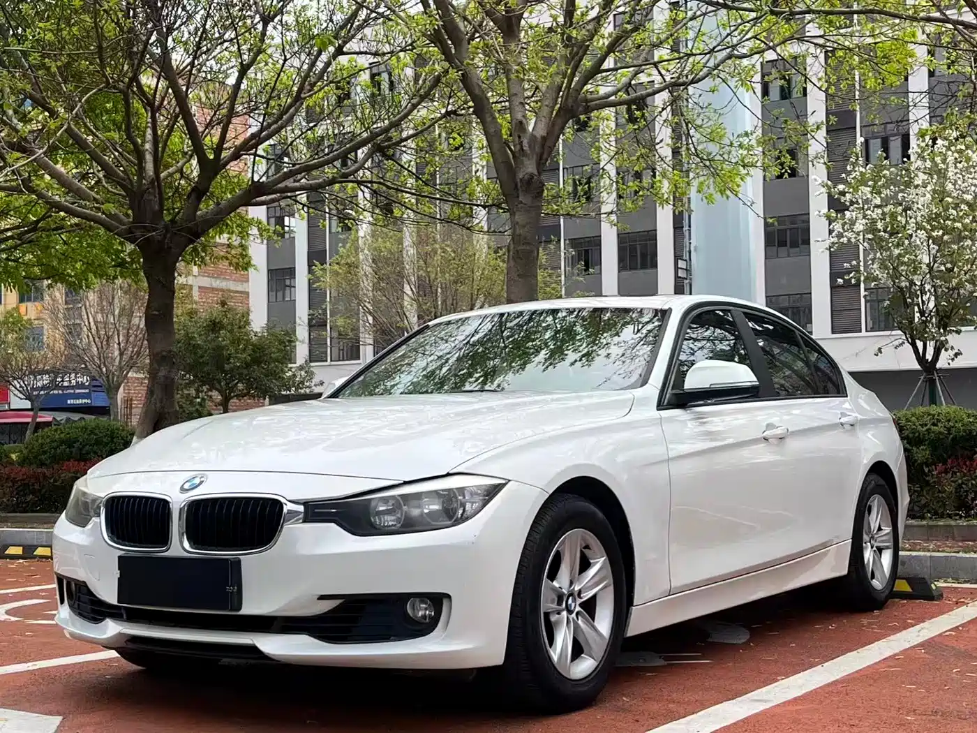 BMW 3 Series 2014 320i Progressive