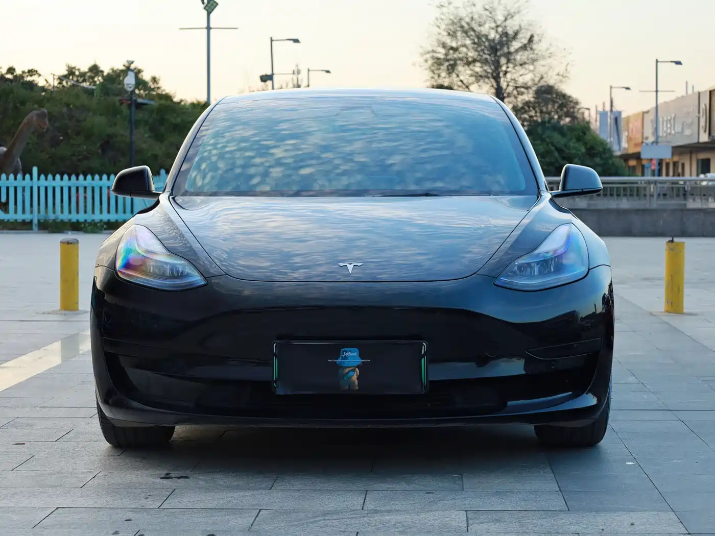 TESLA MODEL 3