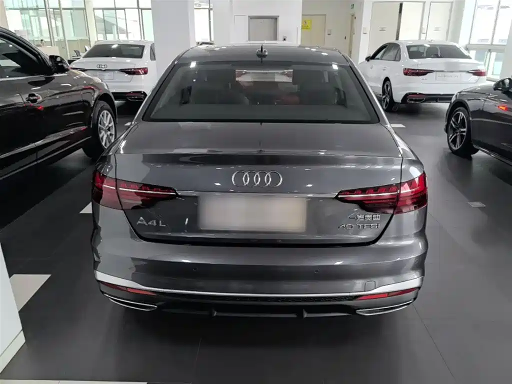 Audi A4L 2022 40 TFSI Fashion Dynamic фото 6