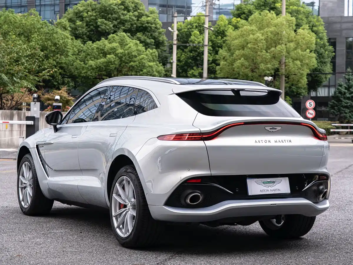 Фото 5 - Aston Martin DBX
