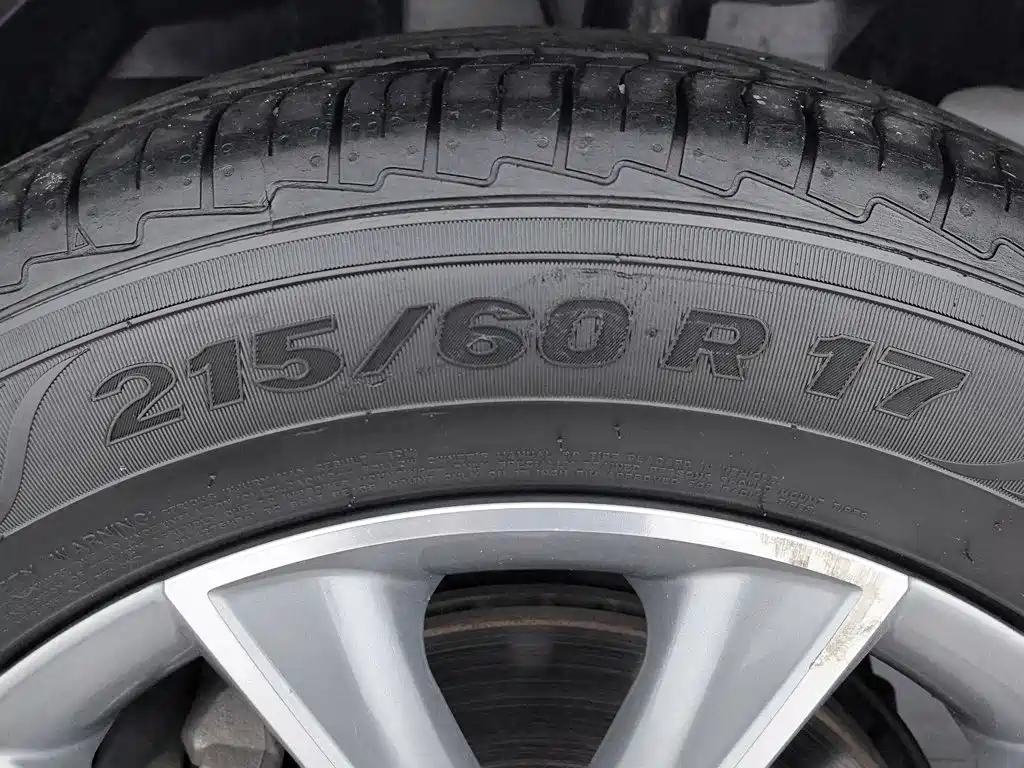 Фото 24 - Roewe RX5