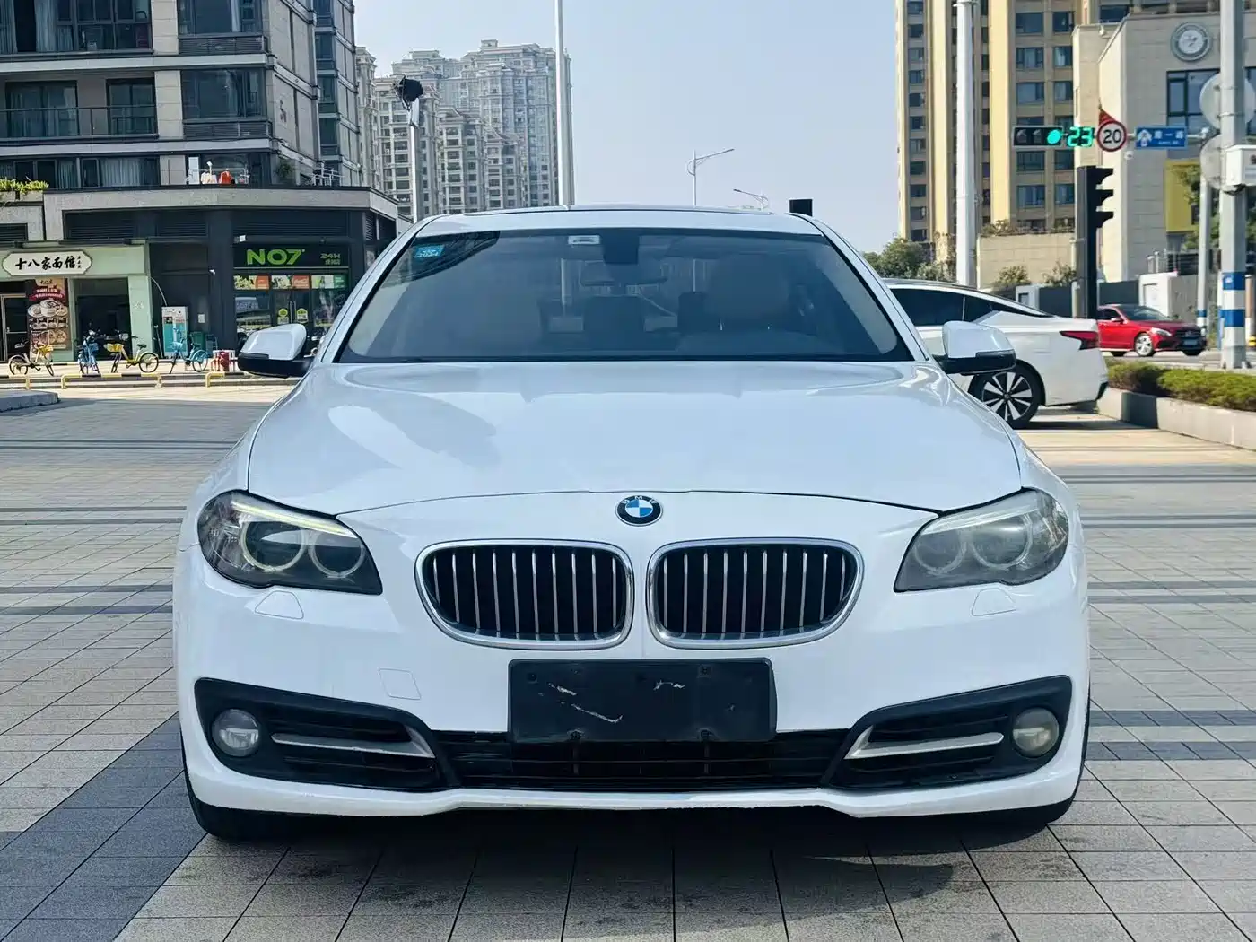 BMW 5 Series 2014 525Li Luxury Design Package фото 2