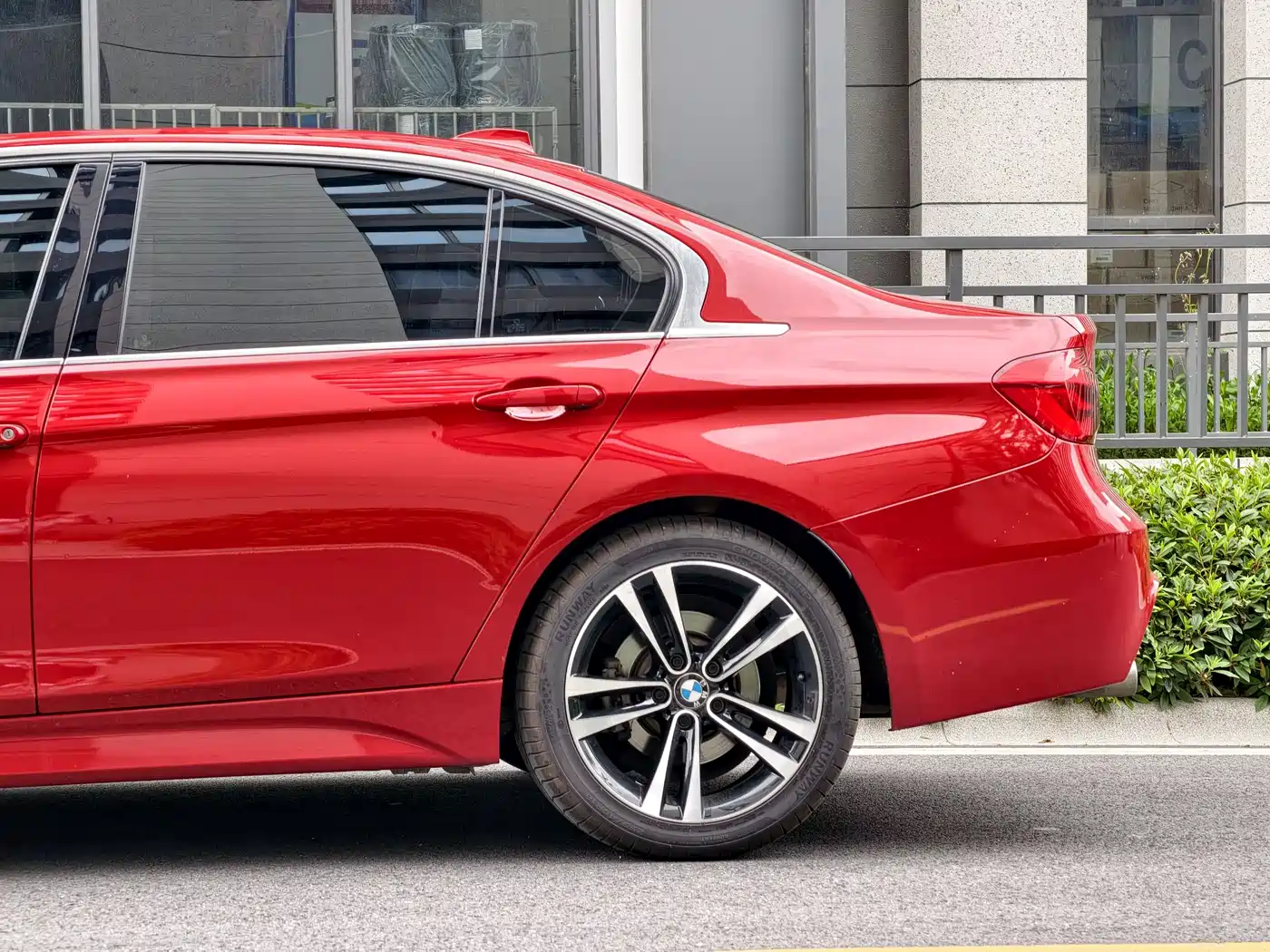 BMW 3 Series 2019 320Li M Sport Package фото 10