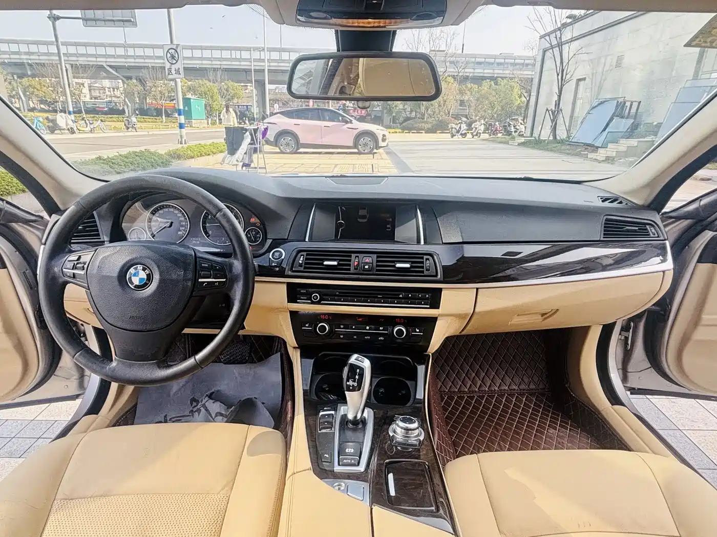 BMW 5 Series 2014 525Li Luxury Design Package фото 22