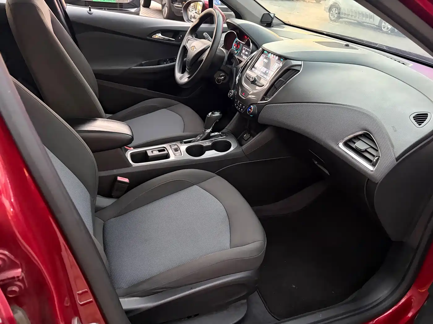 Chevrolet Cruze 2017 1.5L Automatic Pioneer Sunroof фото 24