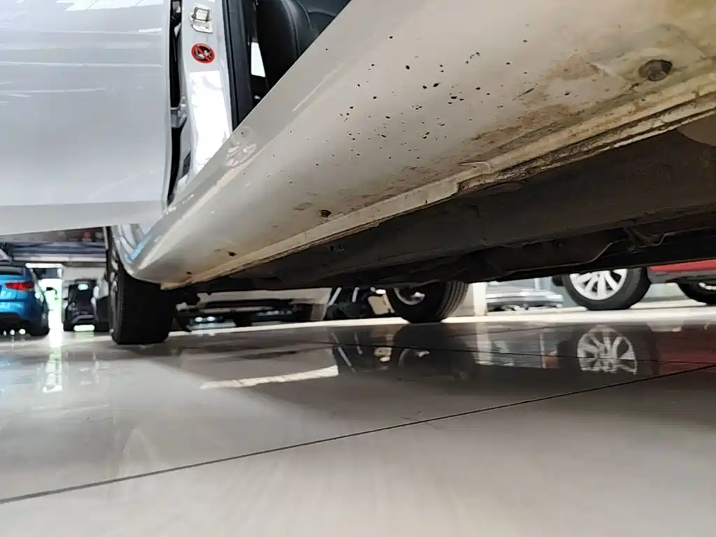 Фото 21 - Geely Emgrand