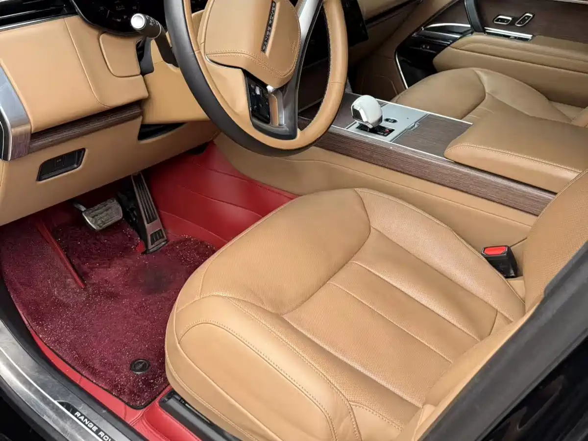 Land Rover Range Rover 2024 3.0 L6 400PS Genesis Extended фото 4