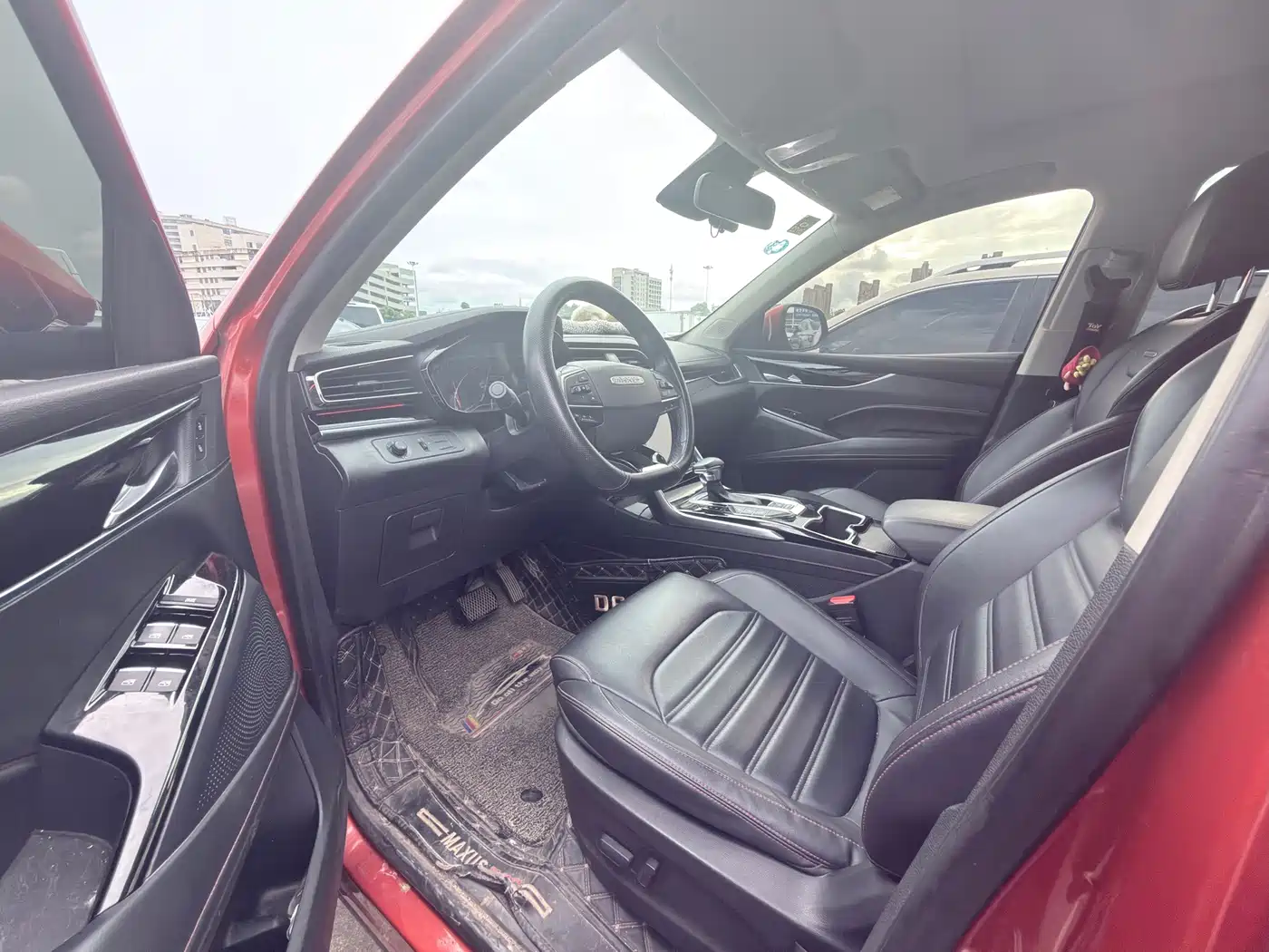 SAIC Maxus Maxus D60 2020 2019 1.5T Automatic Smart Edition 5-Seater