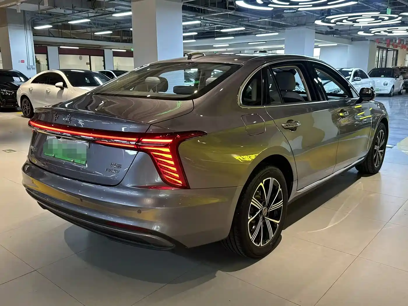 Hongqi H5 PHEV 2025 170 Super Hybrid Edition фото 10