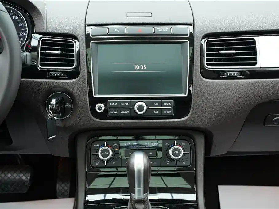 Volkswagen Touareg 2017 3.0TSI Explorer Edition фото 21
