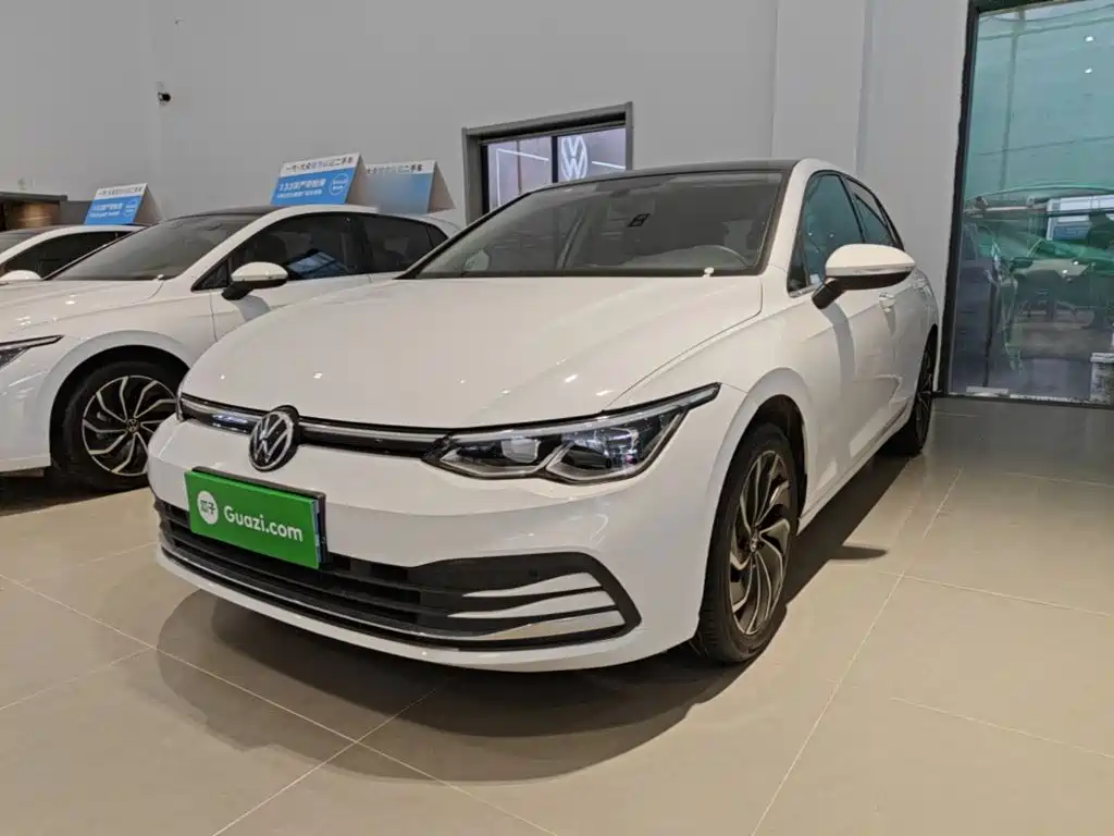 Photo 2 - Volkswagen Golf