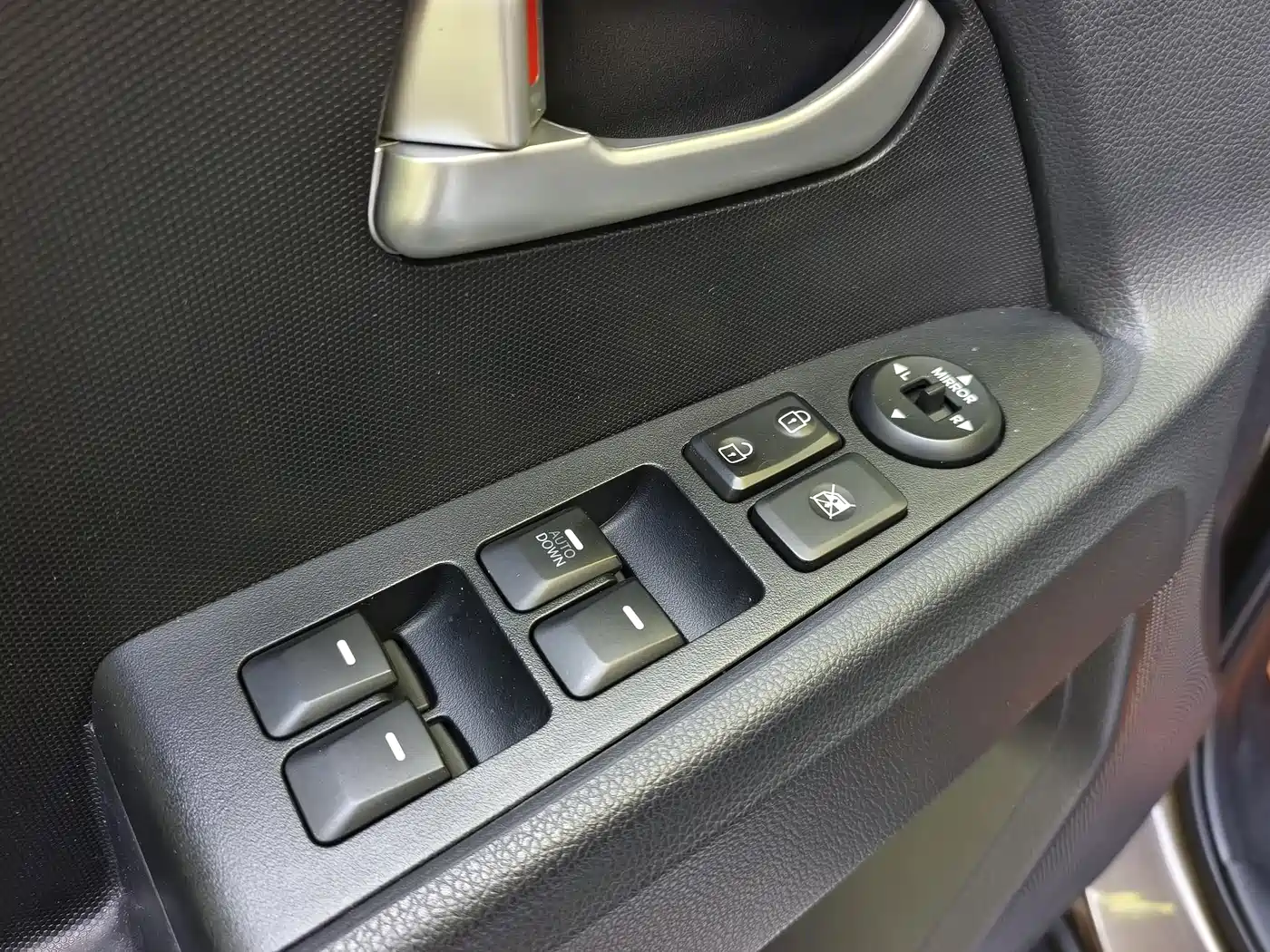 Kia Sportage 2012 2.0L Manual 2WD GLS фото 14