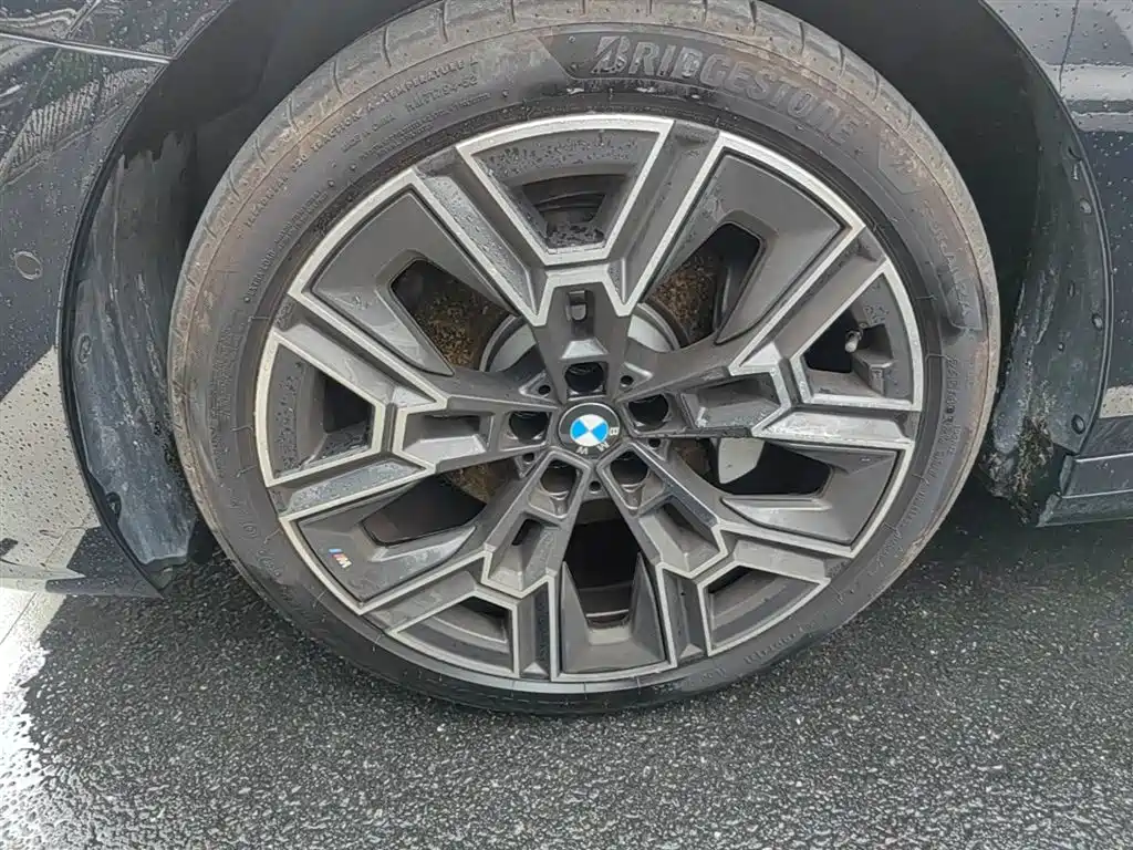 BMW 5 Series 2025 530Li Premium M Sport Package фото 23