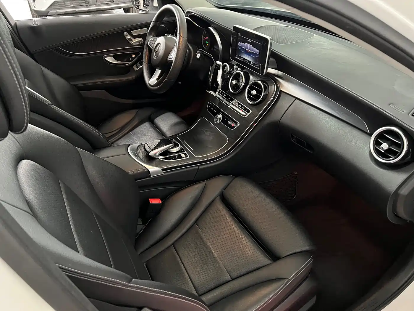 Mercedes-Benz C-Class 2017 C 200 L Sport фото 23
