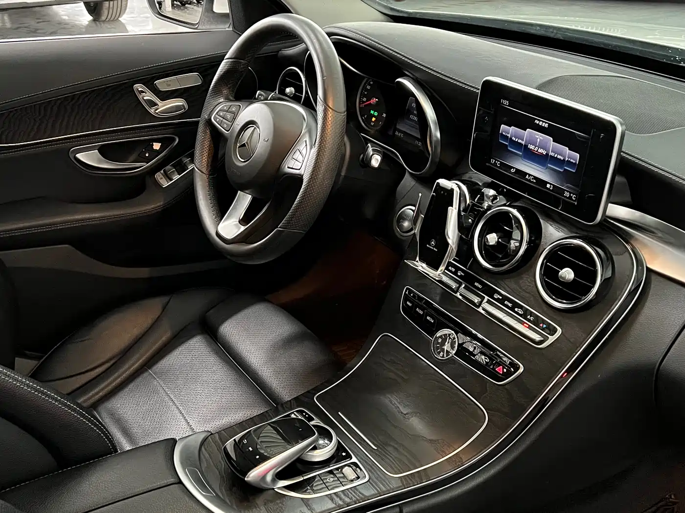 Mercedes-Benz C-Class 2017 C 200 L Sport фото 24